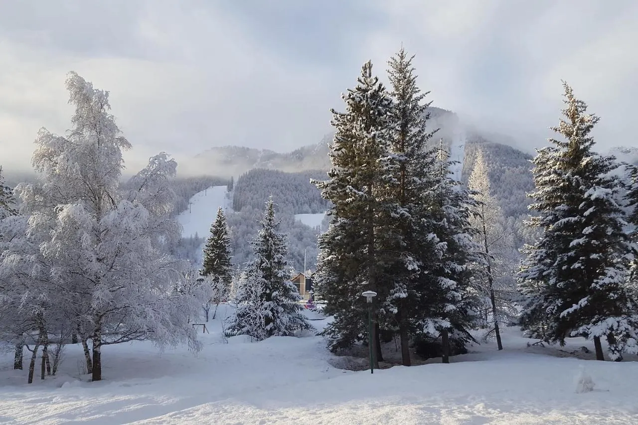 Apartment With Balcony Just Next To Ski Slope La Salle-les-Alpes